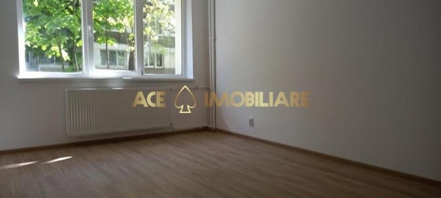 Apartament cu 2 camere decomandat în Apărătorii Patriei