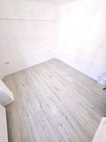 Apartament cu 3 camere semidecomandat în Ultracentral