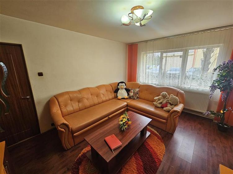 Apartament cu 2 camere nedecomandat, mobilat în Micro II