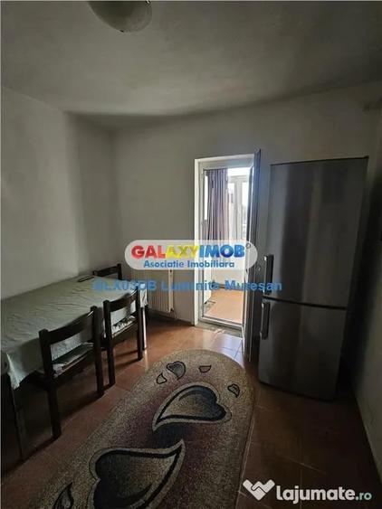 Apartament cu 2 camere decomandat în Micro 12