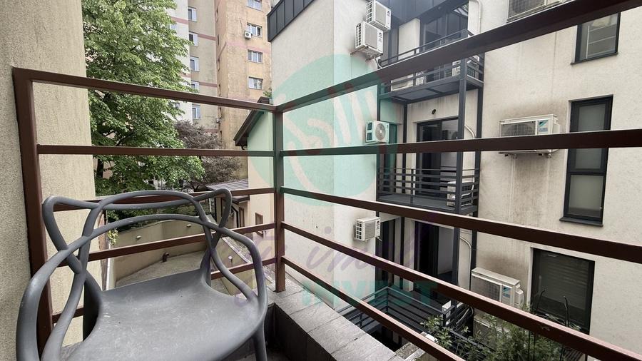 Apartament cu 3 camere semidecomandat, mobilat în Kiseleff