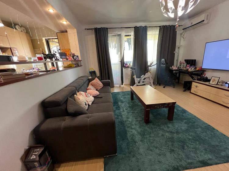 Apartament cu 3 camere decomandat, mobilat în Tomis Plus