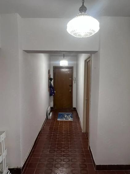 Apartament cu 3 camere decomandat în Dorobanți