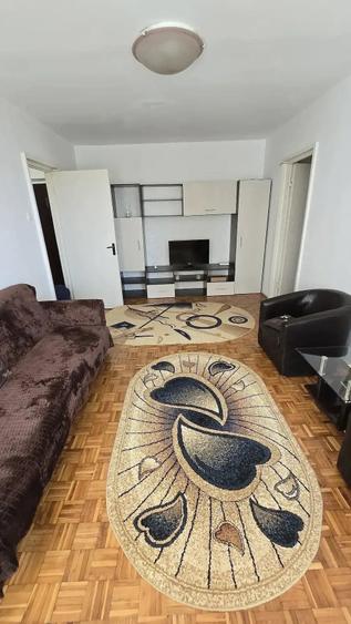 Apartament cu 2 camere semidecomandat în Craiovița Nouă