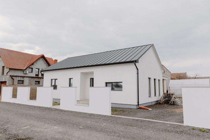 Casă cu 3 camere în Sânmihaiu German