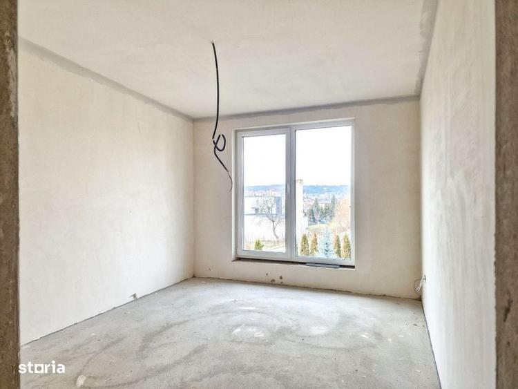 Casă cu 4 camere în Stana