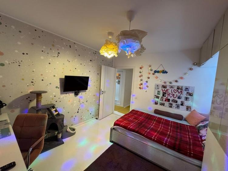 Apartament cu 4 camere semidecomandat, mobilat în Siderurgiștilor