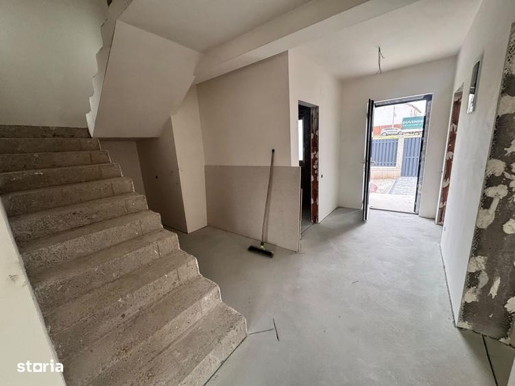 Casă cu 4 camere cu Teren 340 Mp în Central