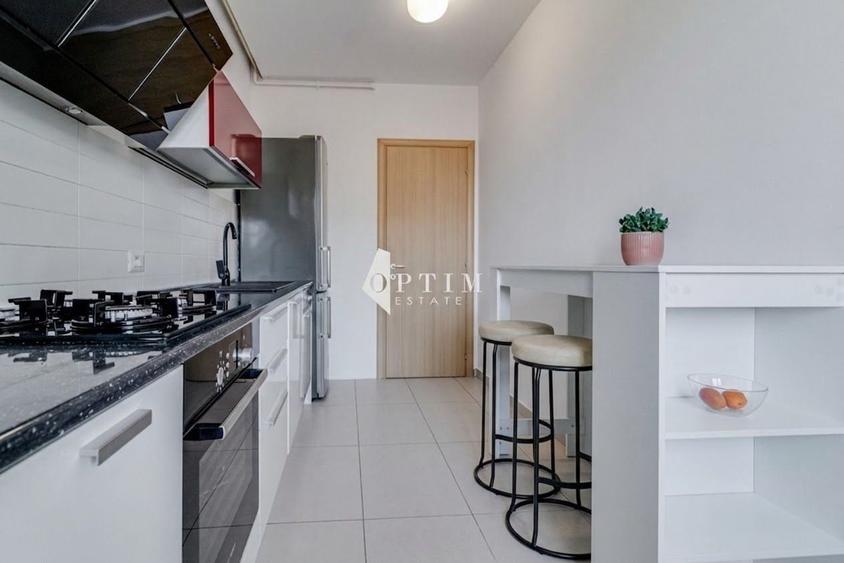Apartament cu 3 camere semidecomandat, mobilat în Băneasa