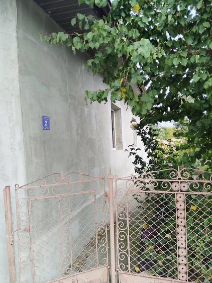 Casă cu Teren 670 Mp în Lăceni