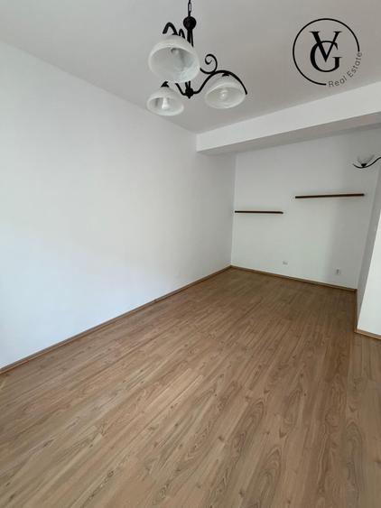 Casă individuală cu 6 camere cu Canalizare în Lacul Tei
