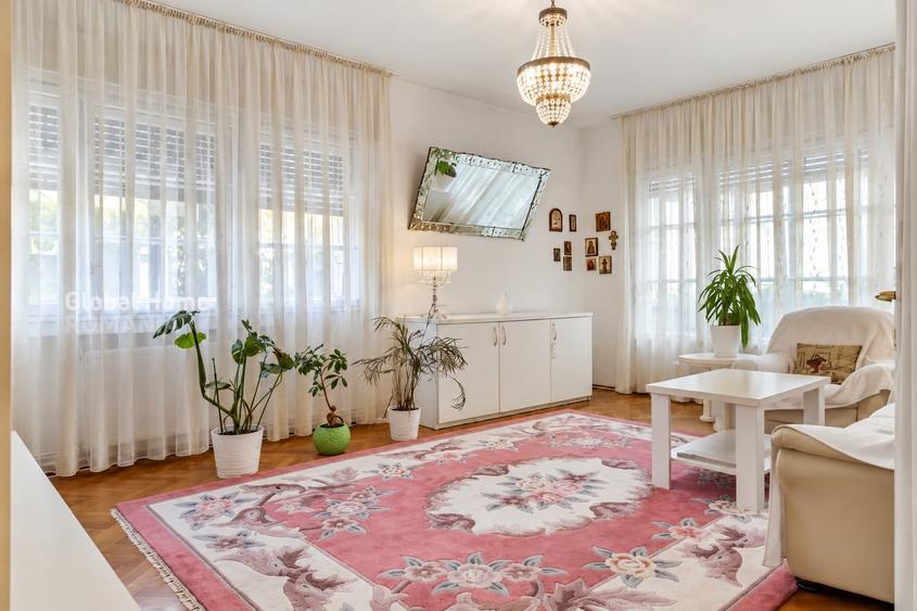 Apartament cu 4 camere decomandat, mobilat în Victoriei