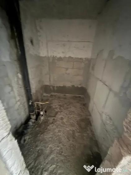 Apartament cu 3 camere decomandat în Independenței