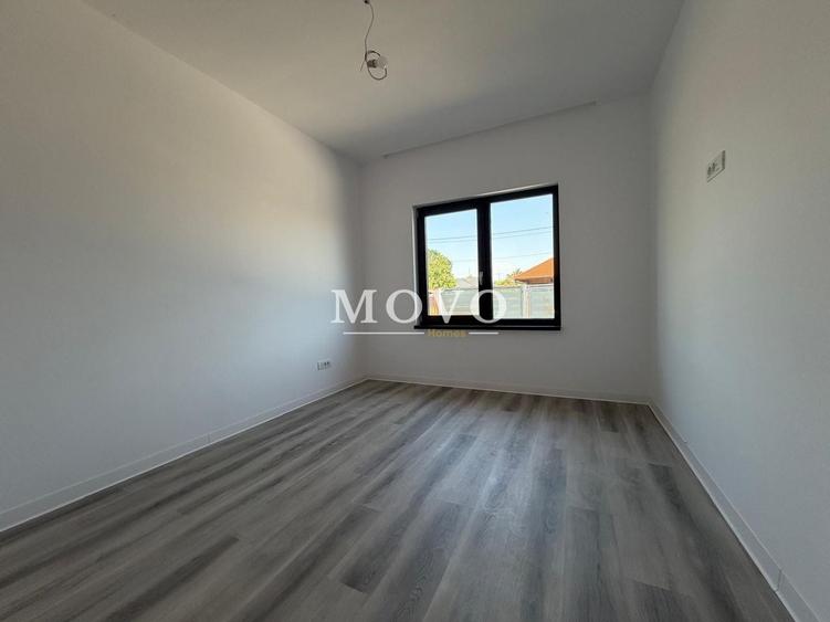 Duplex cu 5 camere cu Canalizare în Becicherecu Mic