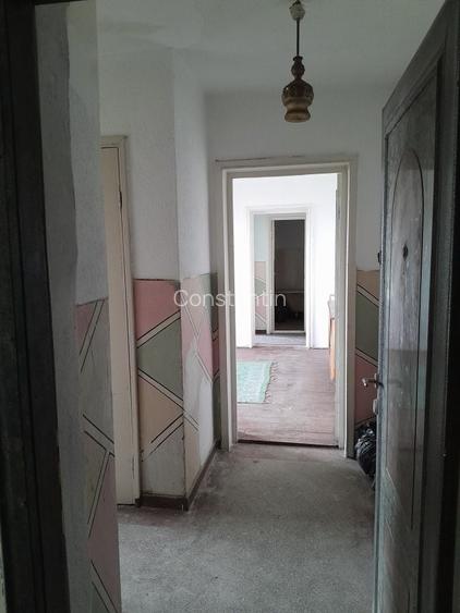 De vanzare apartament.