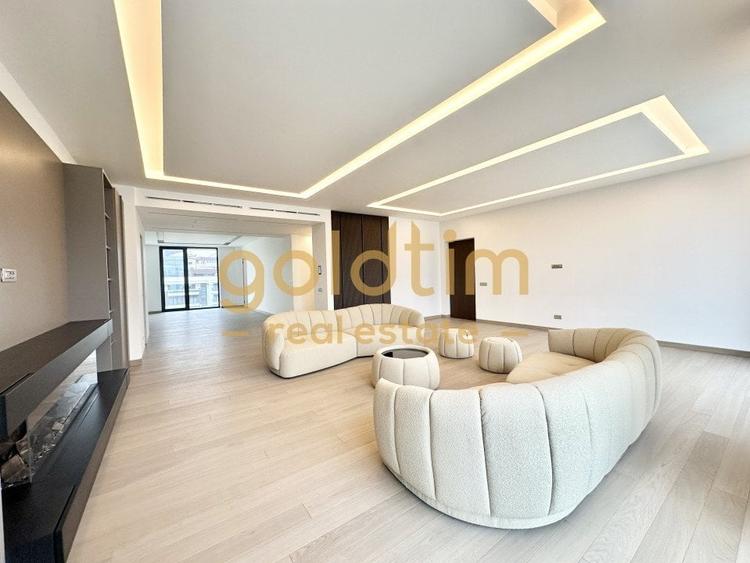 Apartament cu 5 camere decomandat, mobilat în Arcul de Triumf