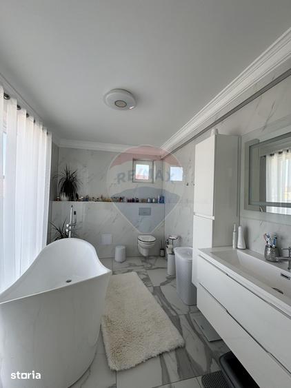 Apartament cu 4 camere în Central