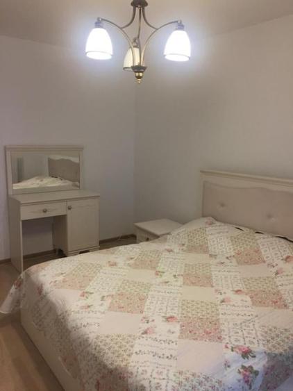 Apartament cu 4 camere, mobilat în Băneasa