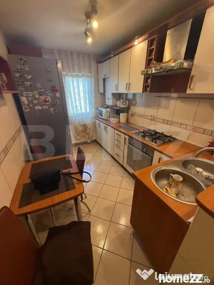 Apartament cu 3 camere decomandat în Ștefan cel Mare