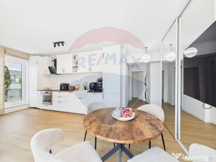 Apartament cu 3 camere decomandat în Fizicienilor