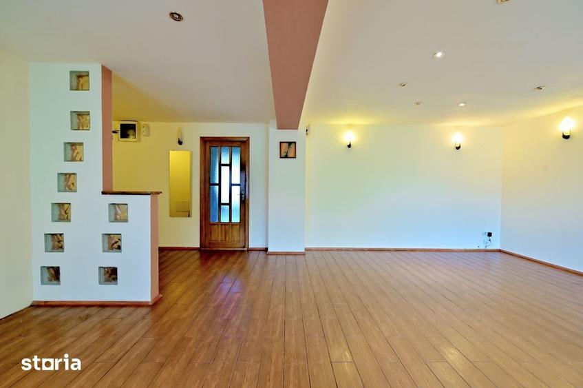 Apartament cu 4 camere decomandat în Vest