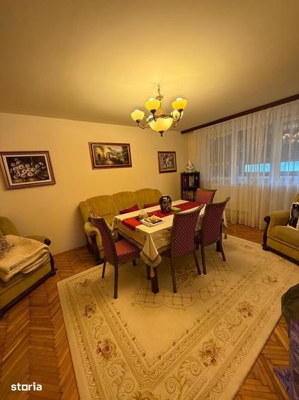 Apartament cu 4 camere decomandat, mobilat în Tomis I