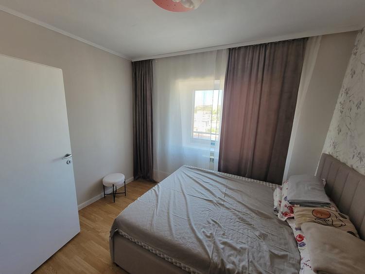 Apartament cu 3 camere decomandat în Canta
