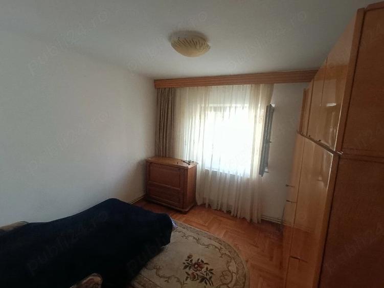 Apartament cu 4 camere decomandat în Burdujeni
