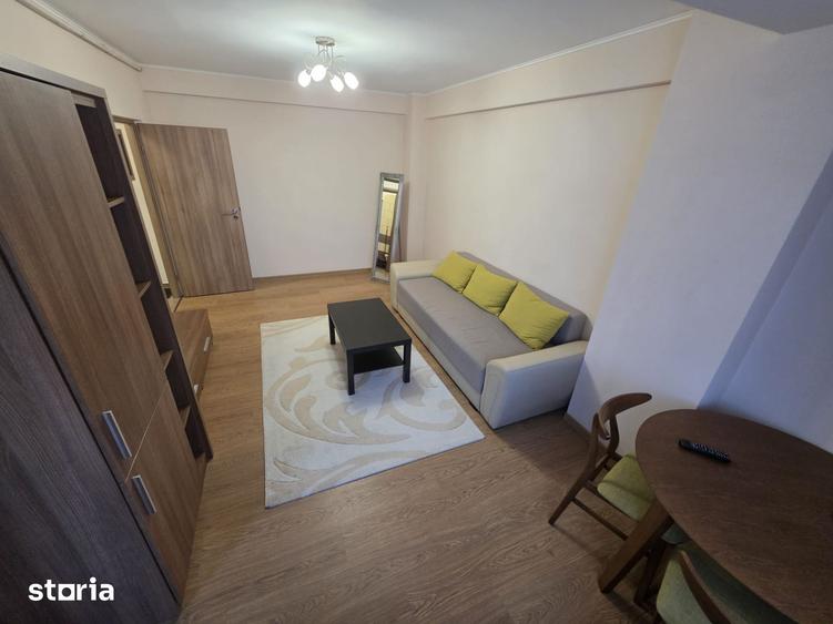 Apartament cu 2 camere decomandat în Calea București