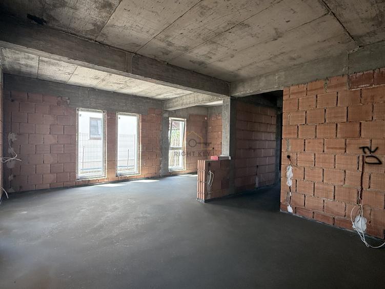 Casă individuală cu 5 camere cu Teren 300 Mp în Ciorogârla