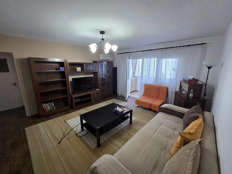 Apartament cu 3 camere decomandat în Drumul Taberei