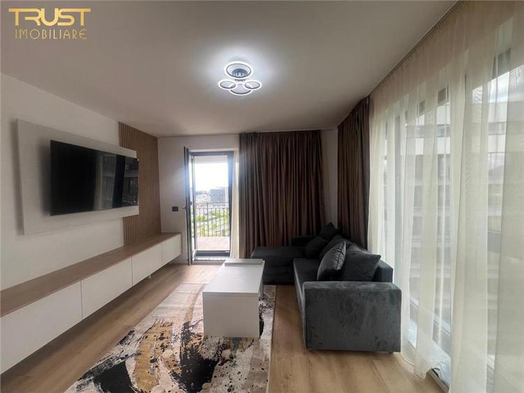 Apartament cu 2 camere semidecomandat în Tractorul