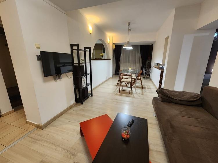 Apartament cu 2 camere semidecomandat în Sala Palatului