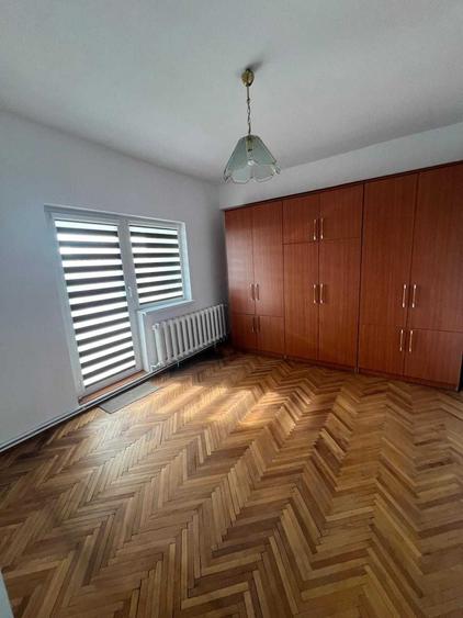 Apartament cu 4 camere decomandat în Mărăști