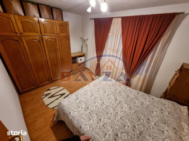 Apartament cu 4 camere decomandat în Central
