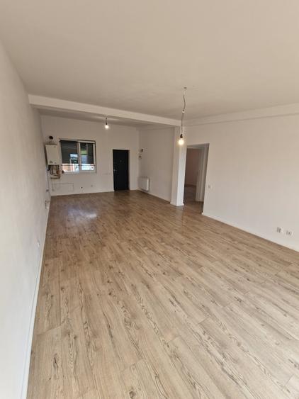 Duplex cu 3 camere cu Canalizare în Central