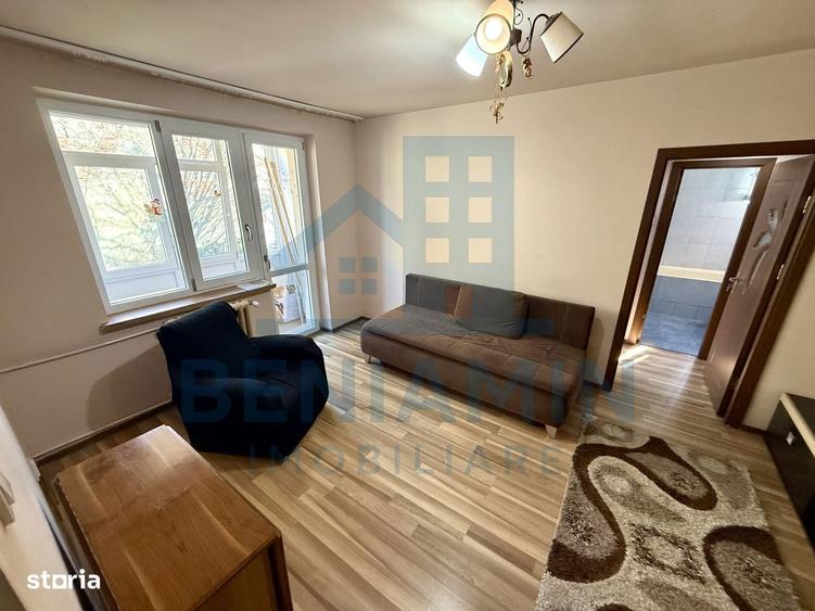Apartament cu 2 camere semidecomandat în Calea București