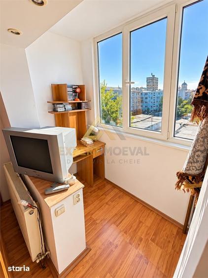 Apartament cu 2 camere semidecomandat în Traian