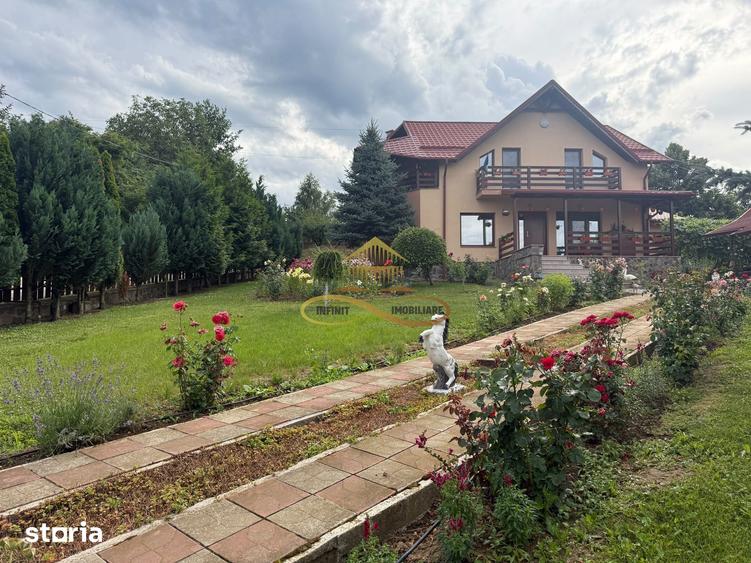 Casă cu 5 camere cu Teren 760 Mp în Măgura