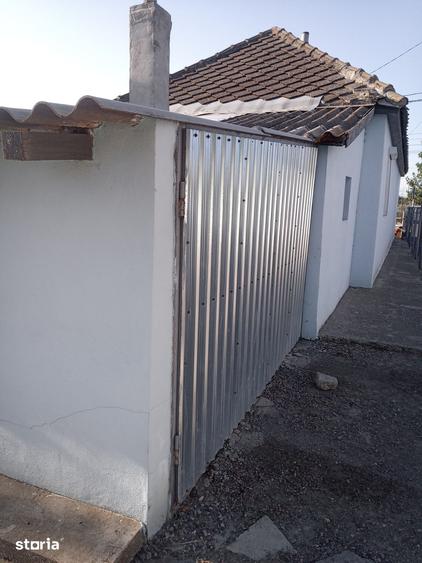 Casă cu 5 camere cu Teren 444 Mp în Ceamurlia de Jos