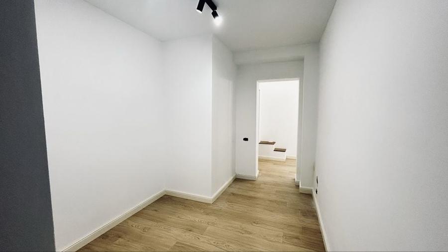 Apartament cu 3 camere decomandat în Calea Victoriei