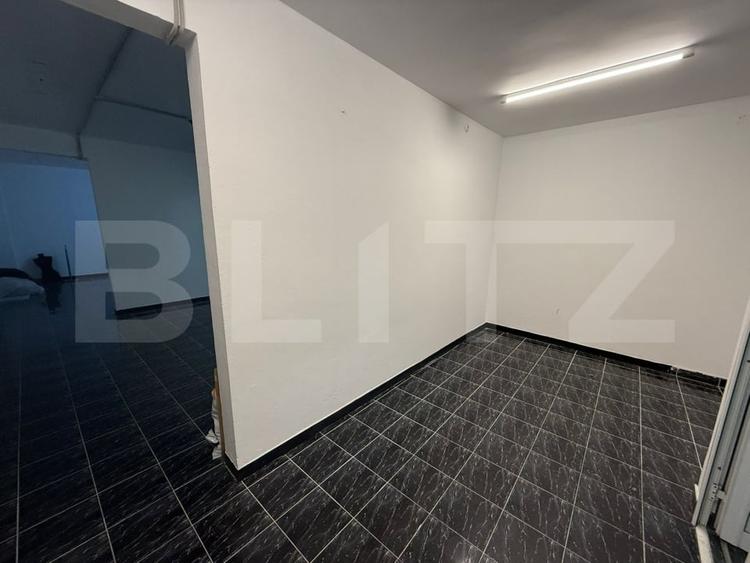 Birou, de 68 mp, în Central