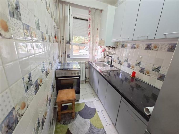 Apartament cu 2 camere nedecomandat, mobilat în 9 Mai
