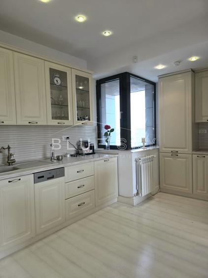 Apartament cu 2 camere decomandat, mobilat în Faleza Nord