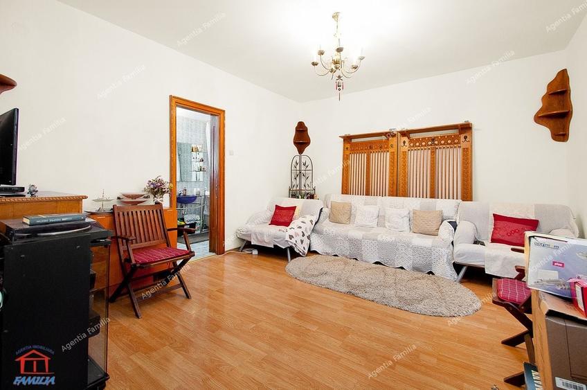 Casă individuală cu 3 camere cu Canalizare în Ultracentral