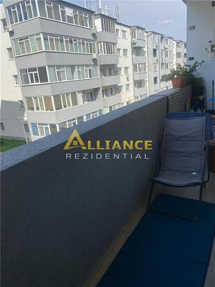 Apartament cu 3 camere decomandat, mobilat în Berceni