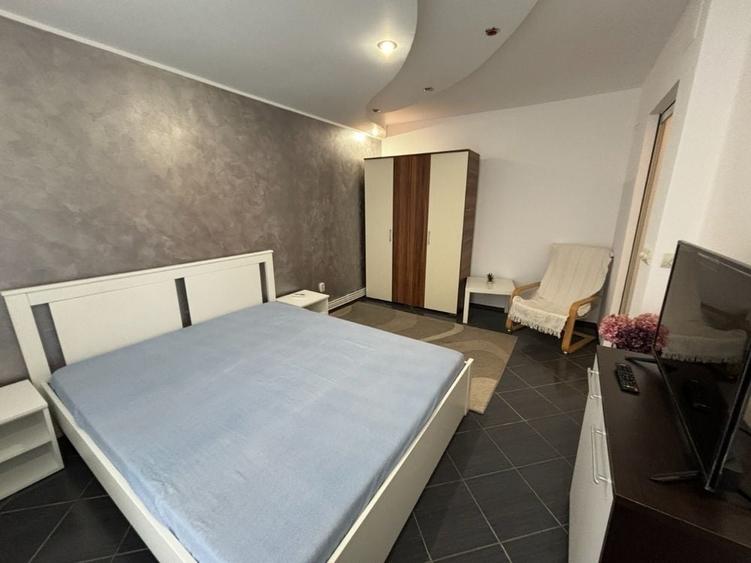 Garsonieră decomandată în Central
