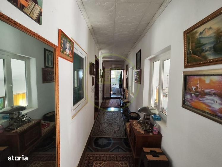Casă cu 4 camere în Leamna de Sus
