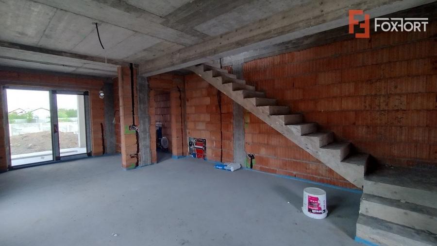 Duplex cu 4 camere cu Canalizare în Săcălaz