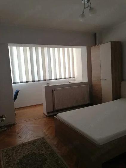 Apartament cu 3 camere decomandat în Traian